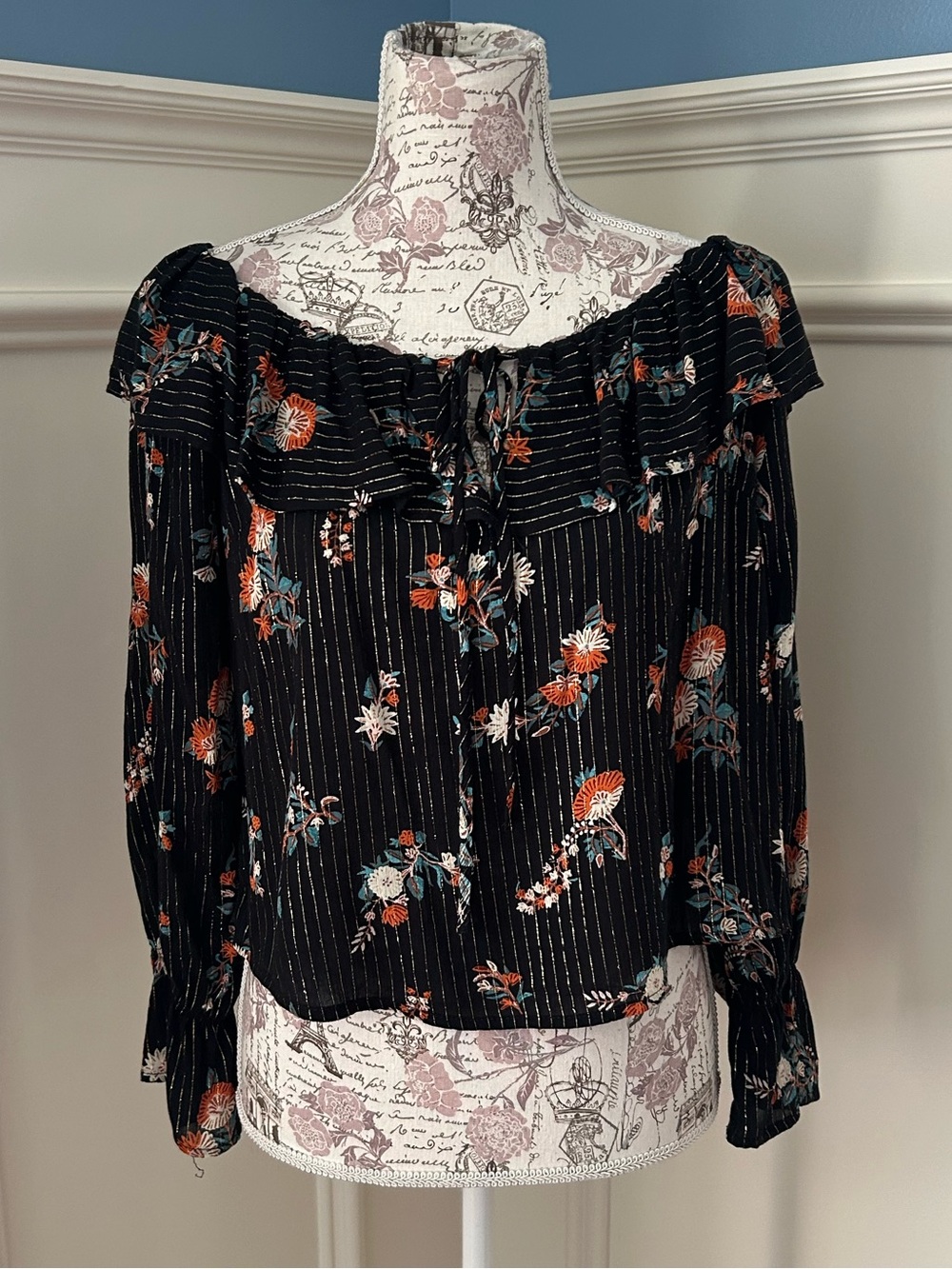 F21 off the shoulder blouse S/M